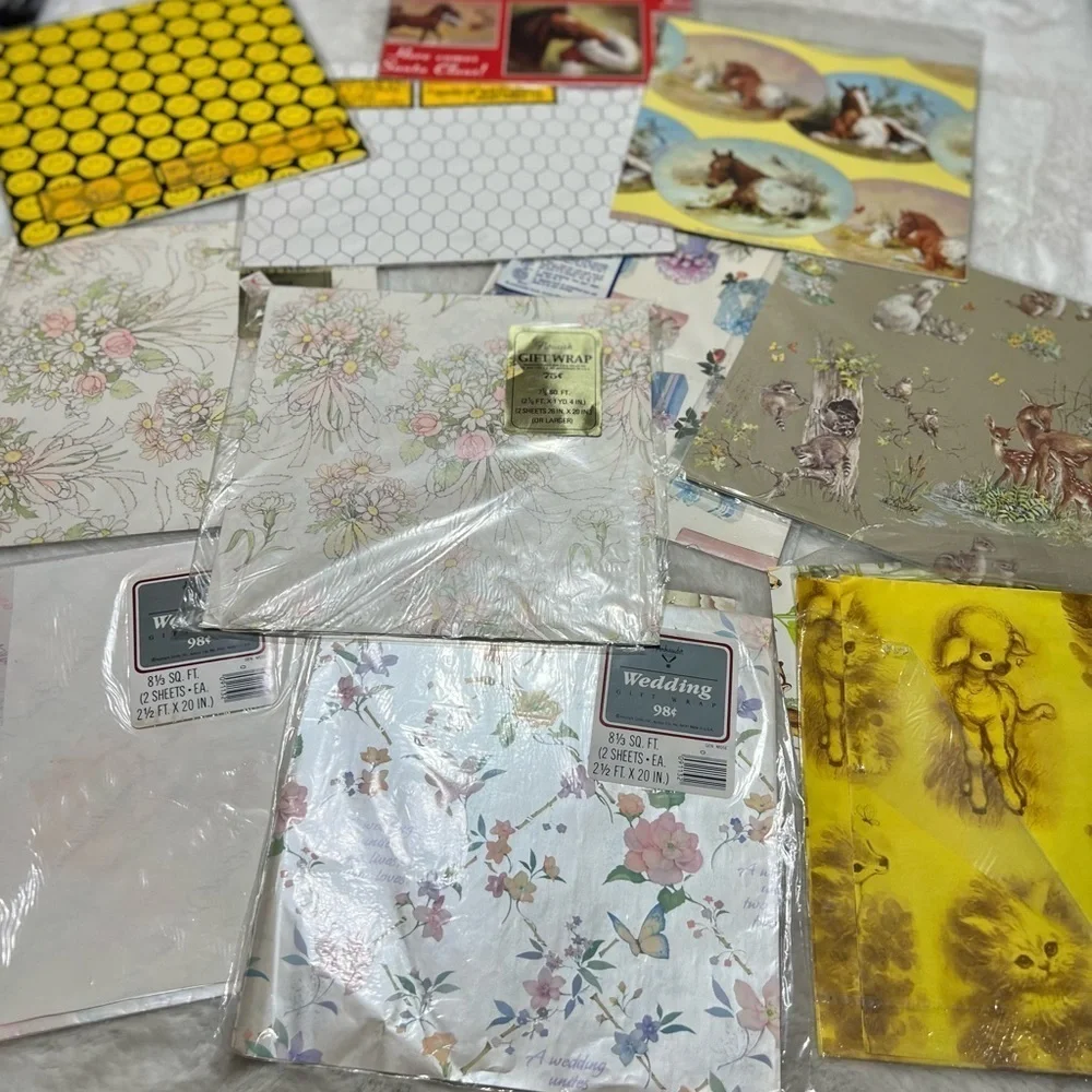 Wildlife Red Farm Studio,  Smiley faces, wedding horses gift wrap sheets lot